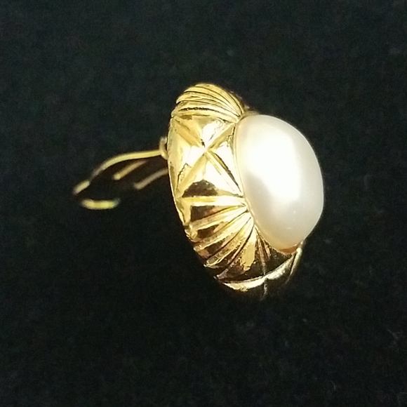 Chanel earring - Picture 5 of 10